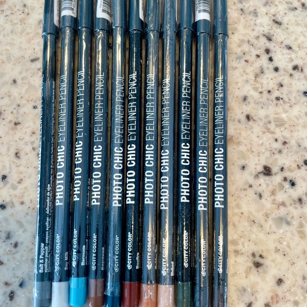 New Set of 11 Photo Chic Eyeliners